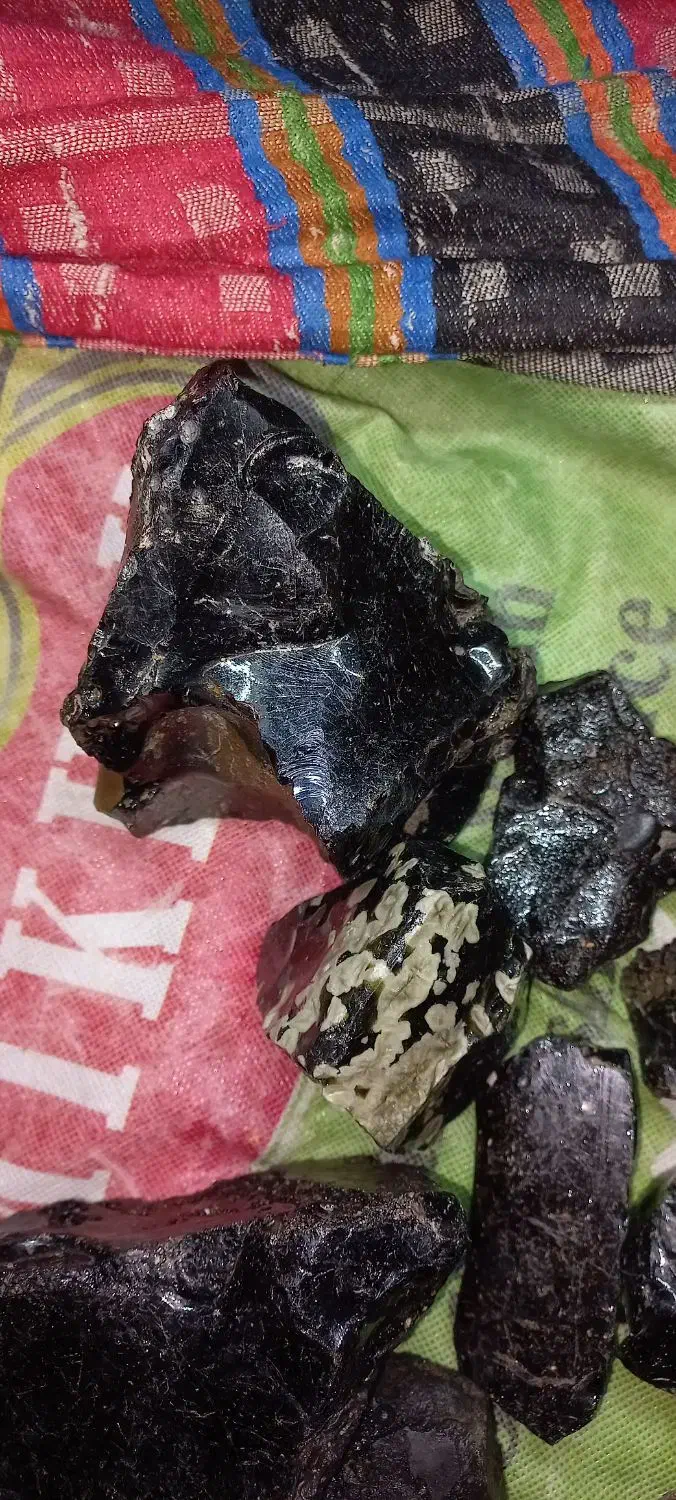 سنگ قیمتی|جواهرات|رشت, استقامت ۲|دیوار