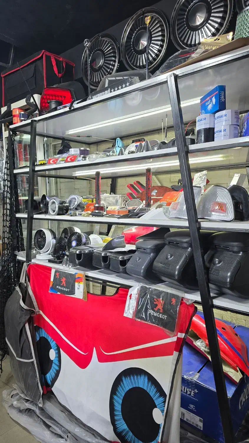 نیرو کار برای فروشگاه لوازم اسپرت|استخدام خدمات فروشگاه و رستوران|محمدیه-قزوین, |دیوار