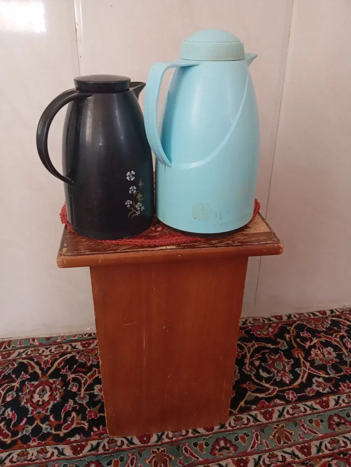 دوعدد فلاکس ویه عدد کتری بزرگ هر سه سالم سالم|ظروف سرو و پذیرایی|قم, شهر قائم|دیوار