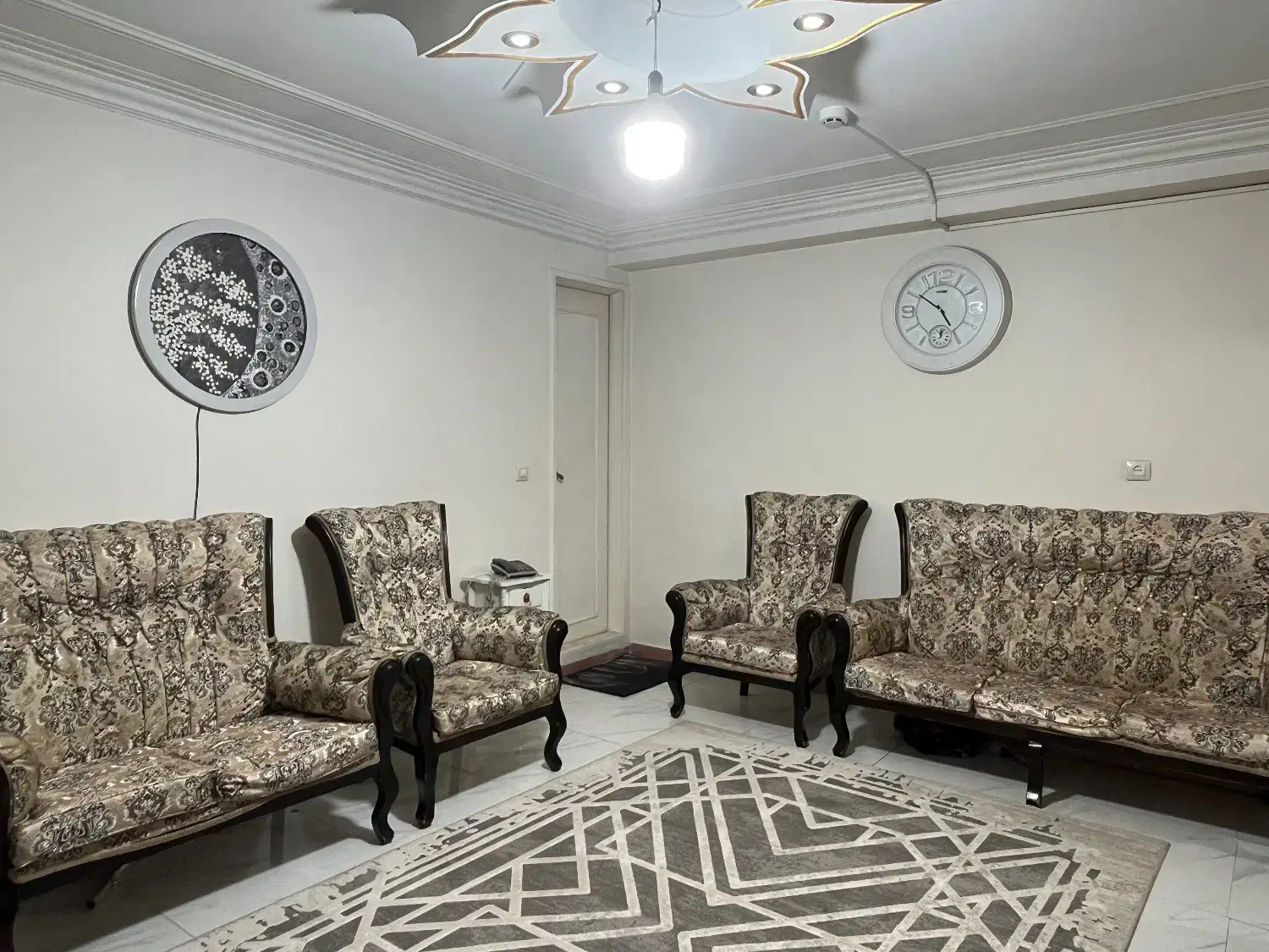 مبل کارکرده|مبلمان خانگی و میز عسلی|ری, علایین|دیوار