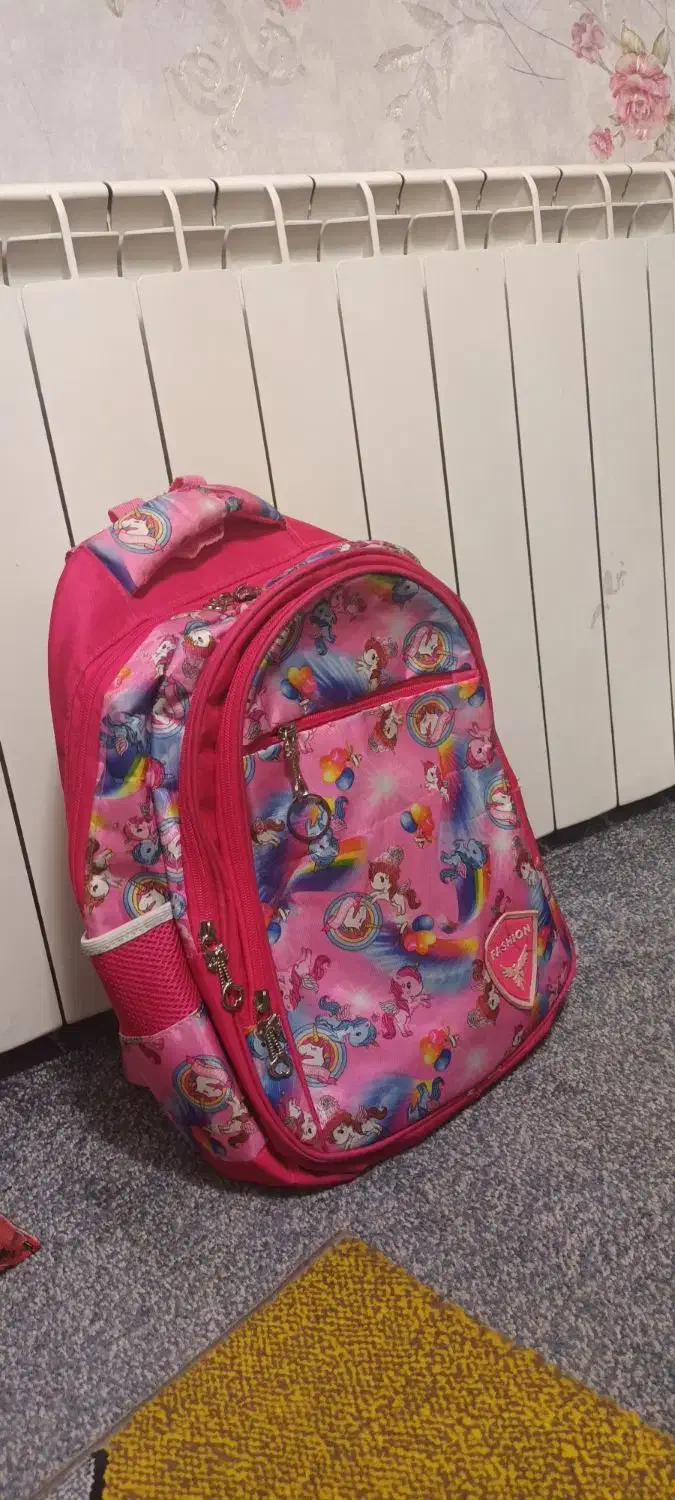 کیف مدرسه درحدنو تمیز ۳۰۰تومن|لوازم التحریر|ری, فیروزآبادی|دیوار