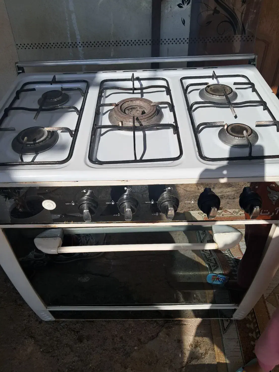 اجاق گاز طرح فر آرتا پنج شعله|اجاق گاز و لوازم برقی پختوپز|رشت, کوی مهر|دیوار