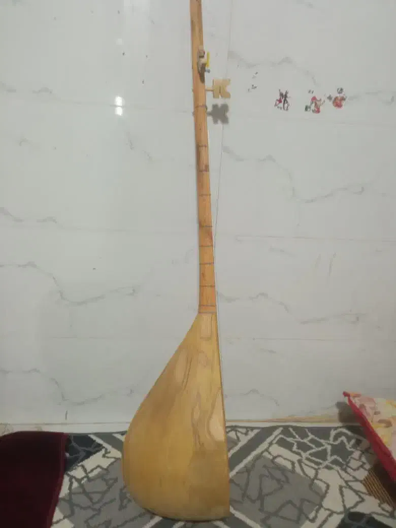 دوتار یک تکه خوصدا|سازهای سنتی|خواف, |دیوار