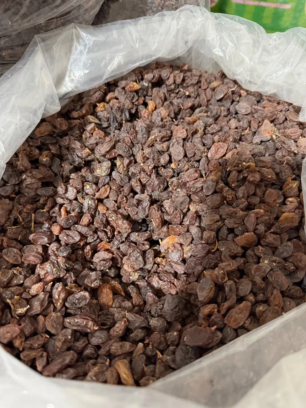 کشمش افتابی|خوردنی و آشامیدنی|نجفآباد, باغ ملی|دیوار