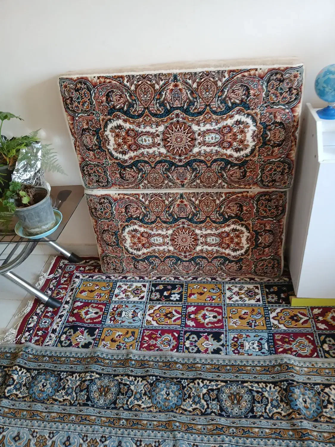 پشتی کرمی رنگ در حد نو|پشتی|تبریز, |دیوار