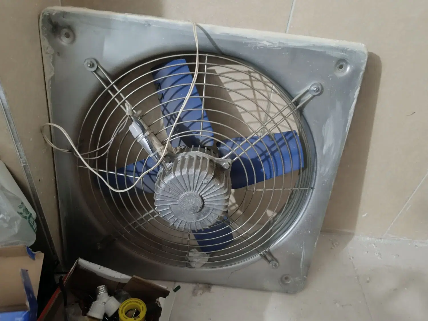 فن 60×60|پنکه و تصفیه‌کنندهٔ هوا|ملایر, |دیوار