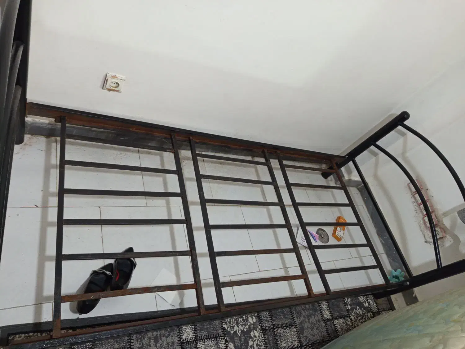 تخت خواب ۱ نفره|تخت و سرویس خواب|کوچصفهان, |دیوار