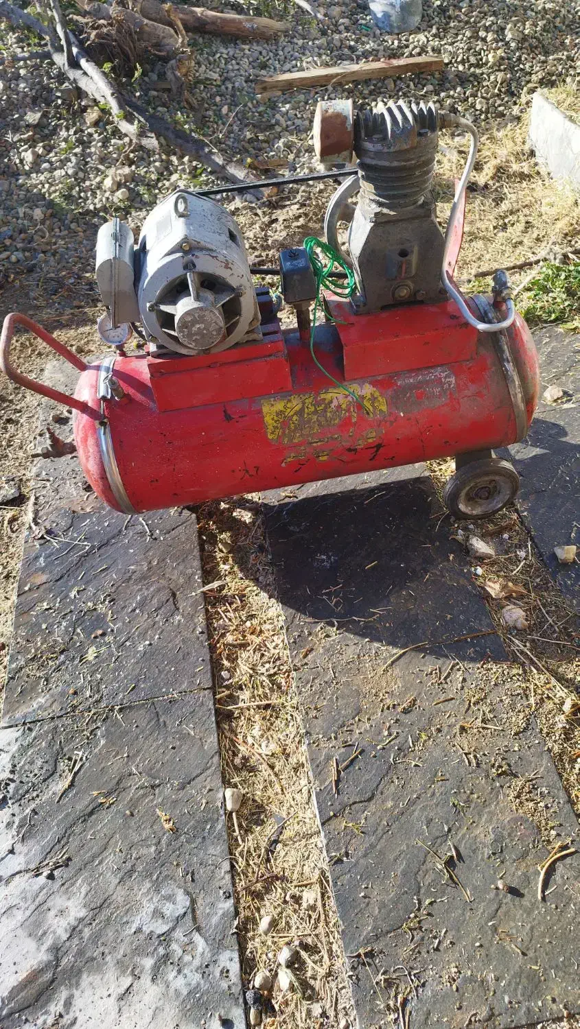 فروش پمپ باد 100لیتری|ماشینآلات صنعتی|کیلان, |دیوار