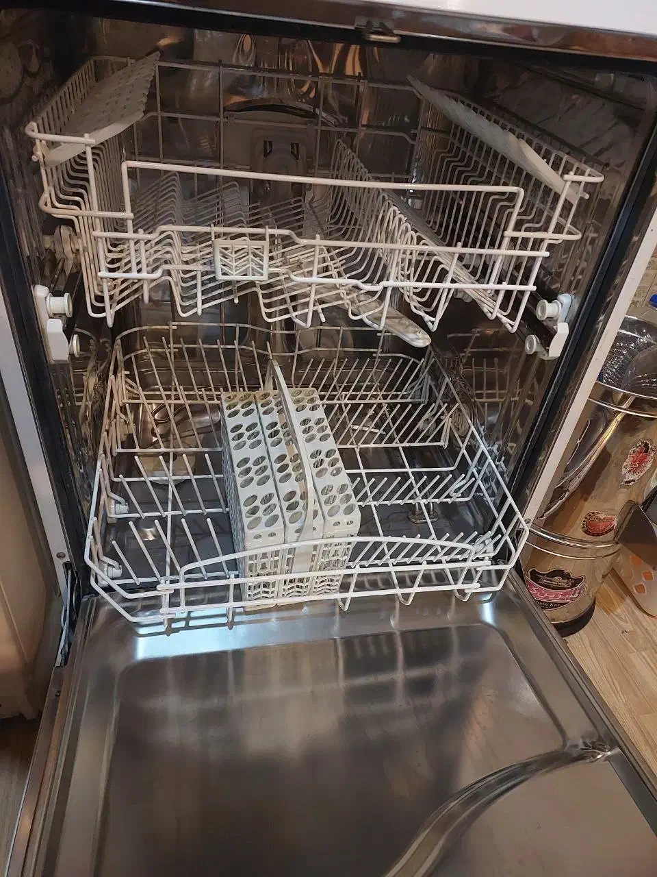 ماشین ظرفشویی ۱۴ نفره white Westinghouse|ماشین ظرفشویی|قائم‌شهر, |دیوار