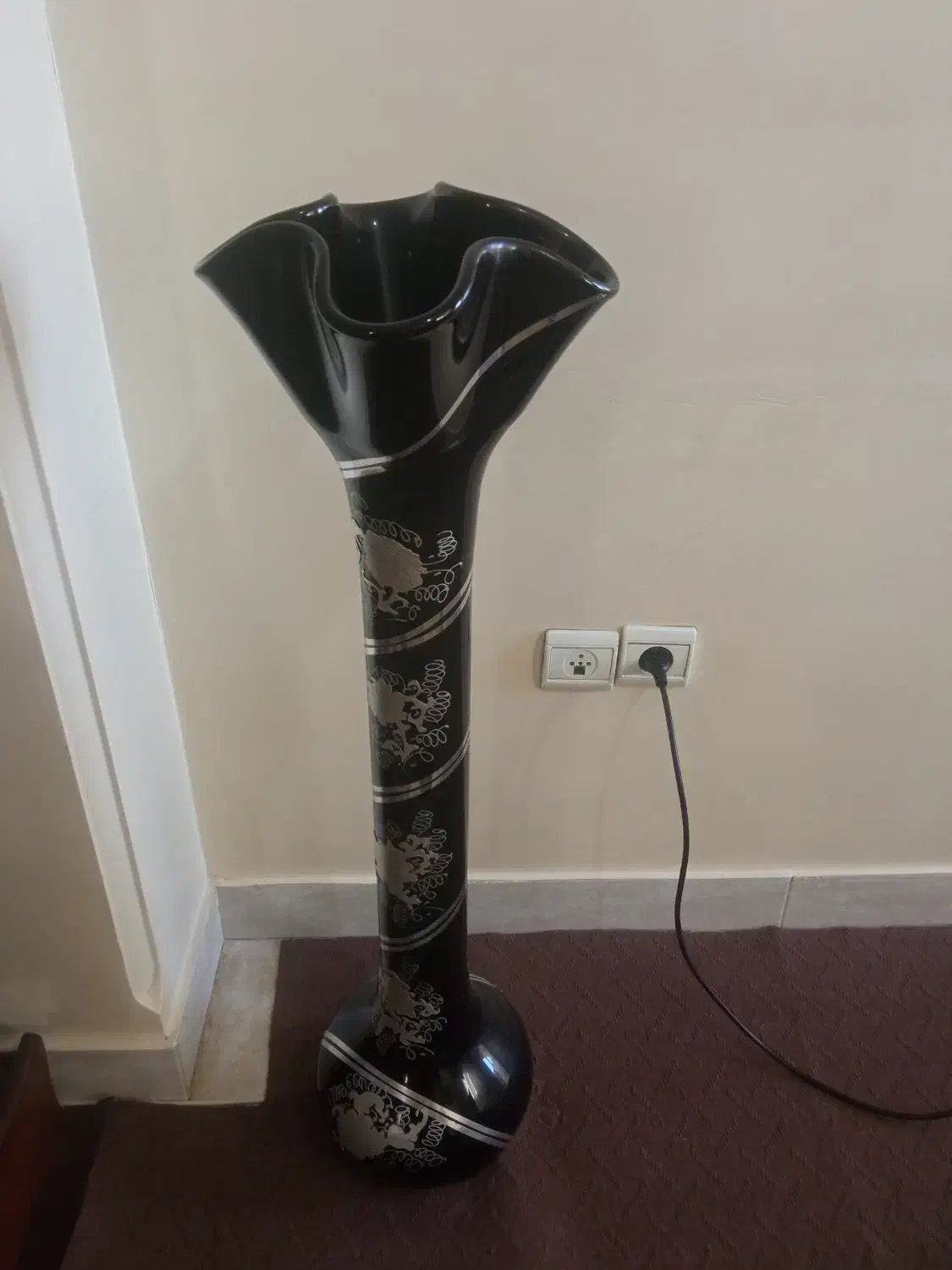 گلدان|گل و گیاه طبیعی|تهران, خاک سفید|دیوار