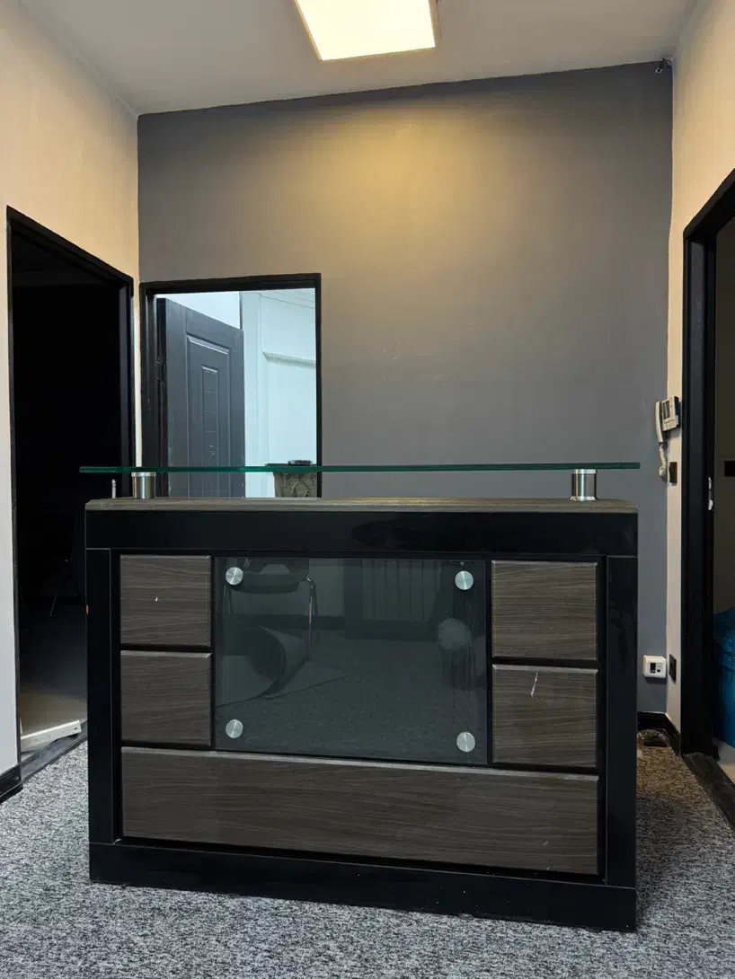 میزاداری فوق العاده سالم (در حد نو)حراج واقعی|مبلمان اداری|تهران, قیطریه|دیوار