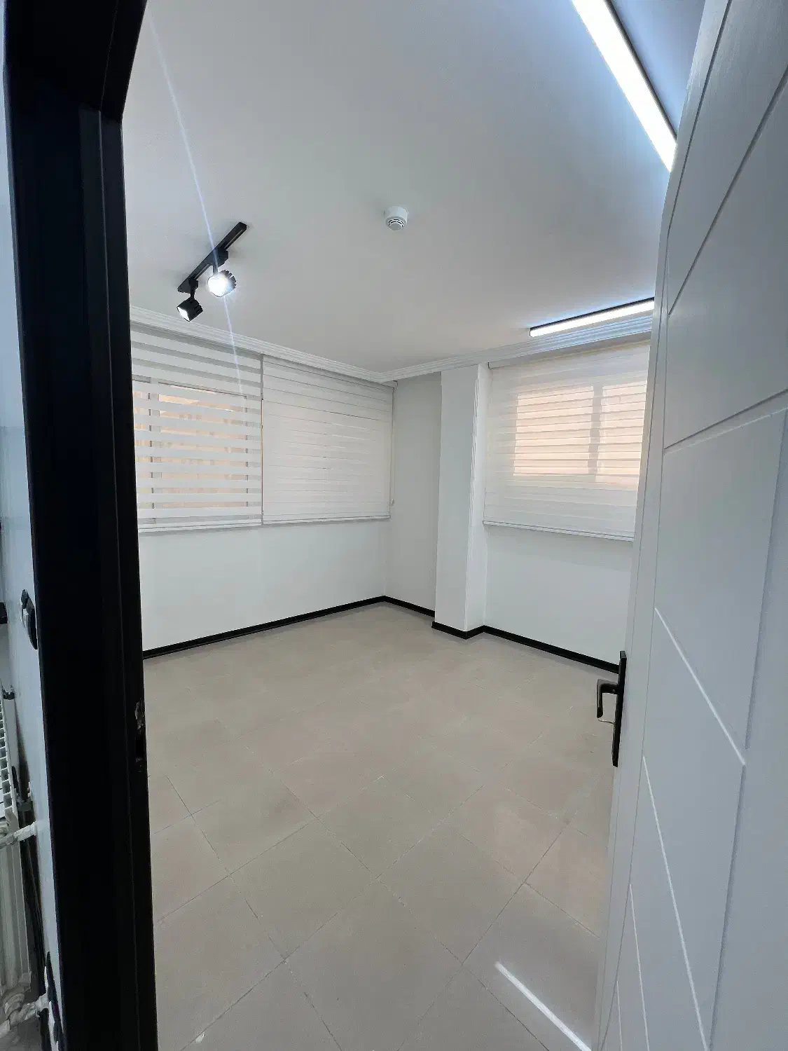 دفترکار شیک و بسیار پرنور تاپ لوکیشین|فروش دفتر کار، اتاق اداری، مطب|اصفهان, شیخ اشراق|دیوار