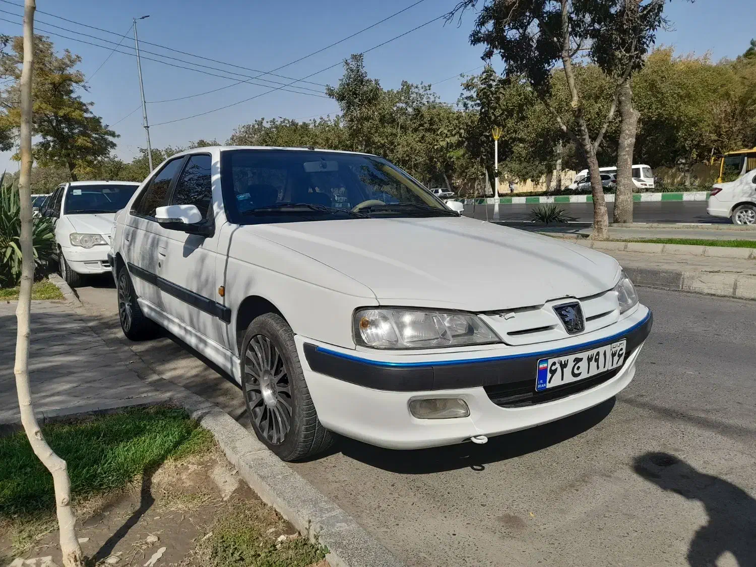 پژو پارس سال مدل ۹۰(نقدواقساط)۲۰ماهه|خودرو سواری و وانت|مشهد, راه آهن|دیوار