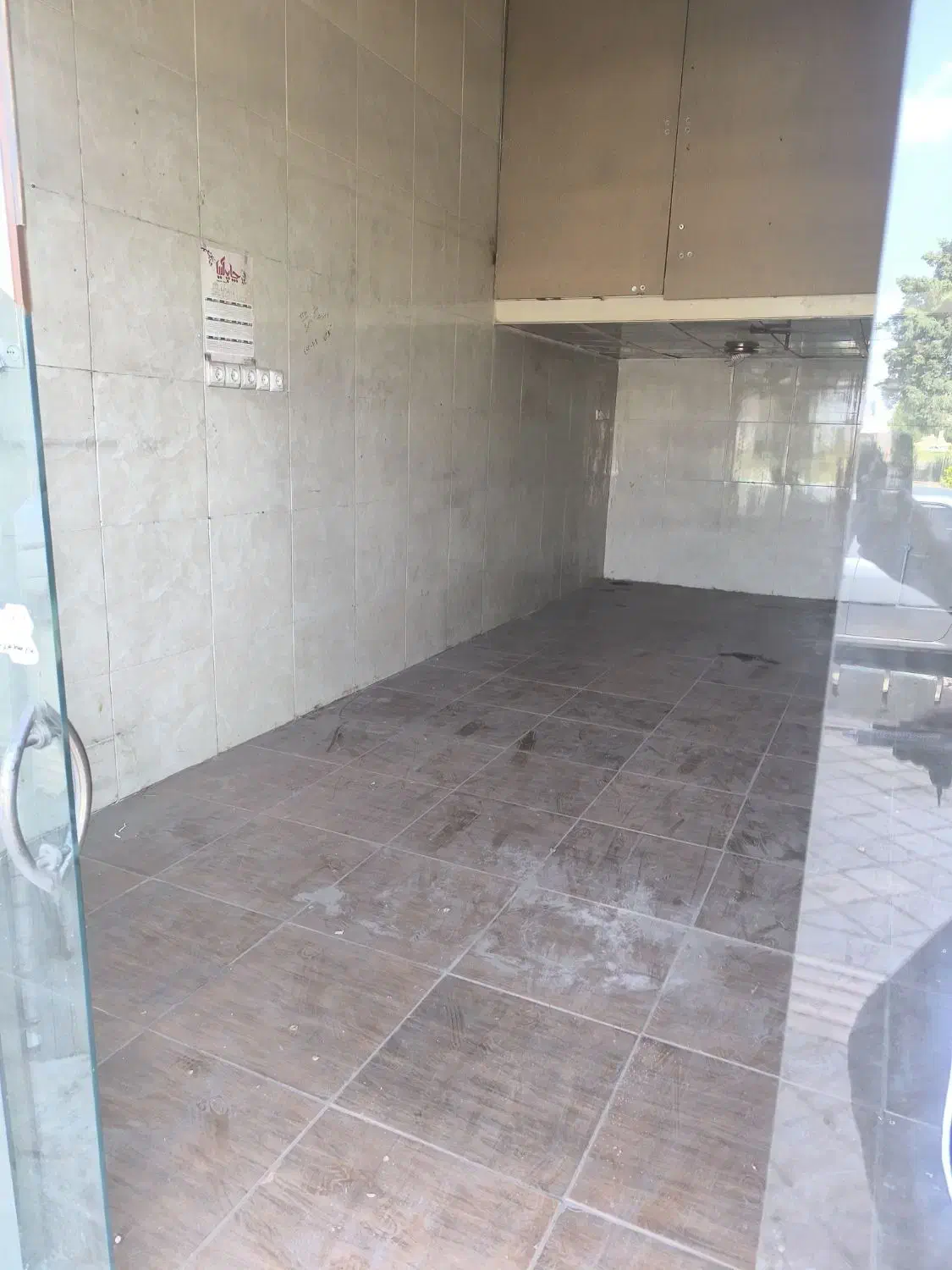 مغازه ۲۱متری بلوار امام رضا نرسیده چهارراه شهربابک|اجارهٔ مغازه و غرفه|سیرجان, |دیوار