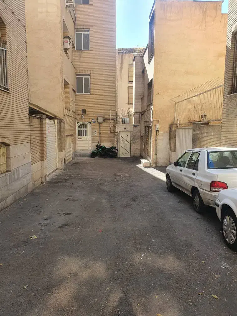 ۸۷ متر/پاستور،آژیده/دربستی/حیاط دار