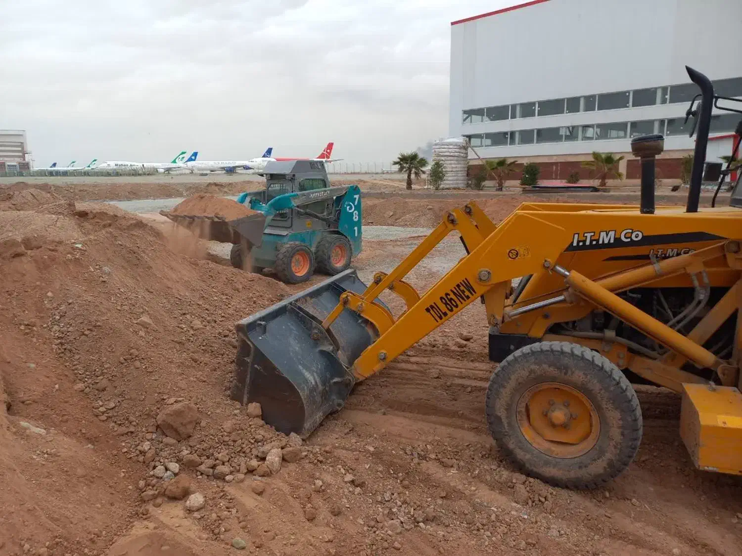 بابکت پیکور تخریب بتن مینی لودر|خدمات حمل و نقل|رباطکریم, رباطکریم|دیوار