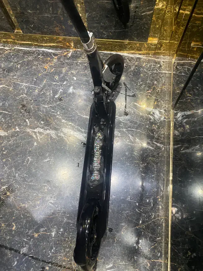 اسکوتر مشکی تمیز|دوچرخه، اسکیت، اسکوتر|پردیس, فاز ۲|دیوار