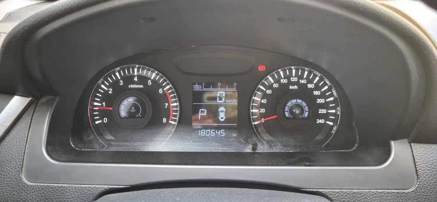 لیفان۸۲۰|خودرو سواری و وانت|خمینیشهر, |دیوار