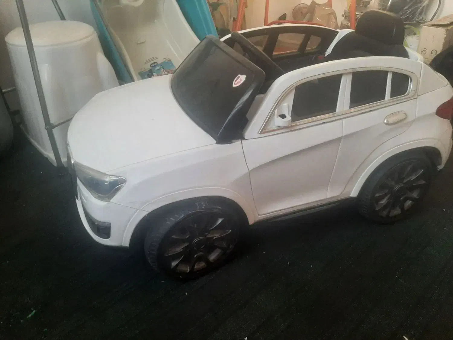 ماشین شارژی در حد نو|اسباب‌بازی بچه|شیروان (خراسان), |دیوار