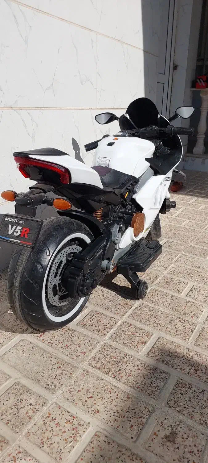 موتور شارژی سالم ودر حد نو .|اسباب و اثاث بچه|محمدیه-قزوین, |دیوار