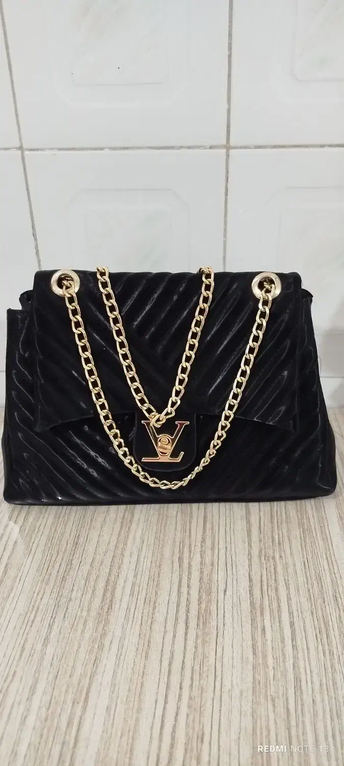 کیف|کیف، کفش، کمربند|قروه, |دیوار