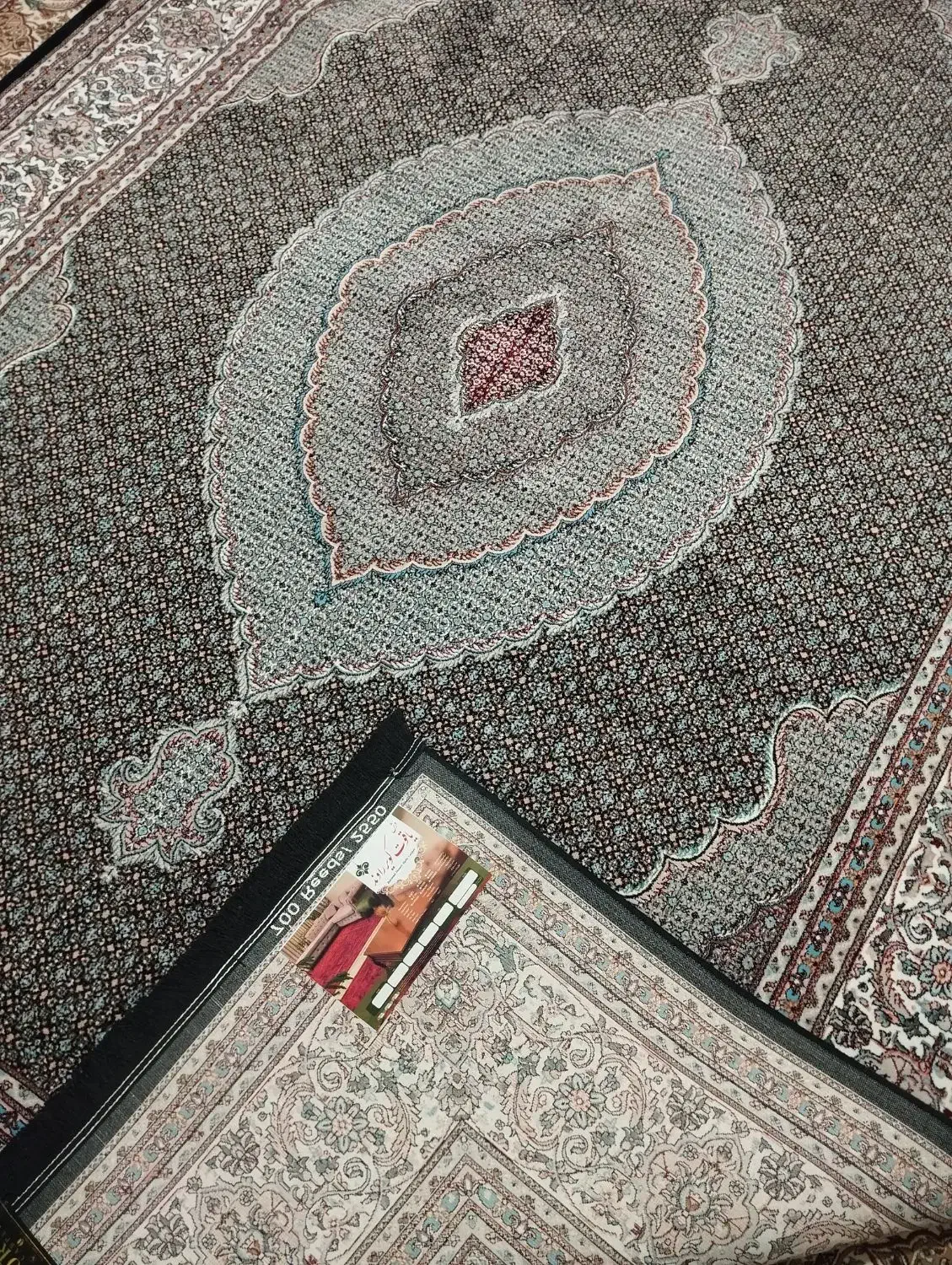 فرش ماهی سرمه ای روشن چک شش ماه|فرش|مرند, |دیوار