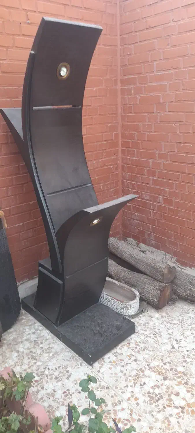 یک دکور و یک میز بزرگ چوبی|میز و صندلی غذاخوری|مسجد سلیمان, |دیوار