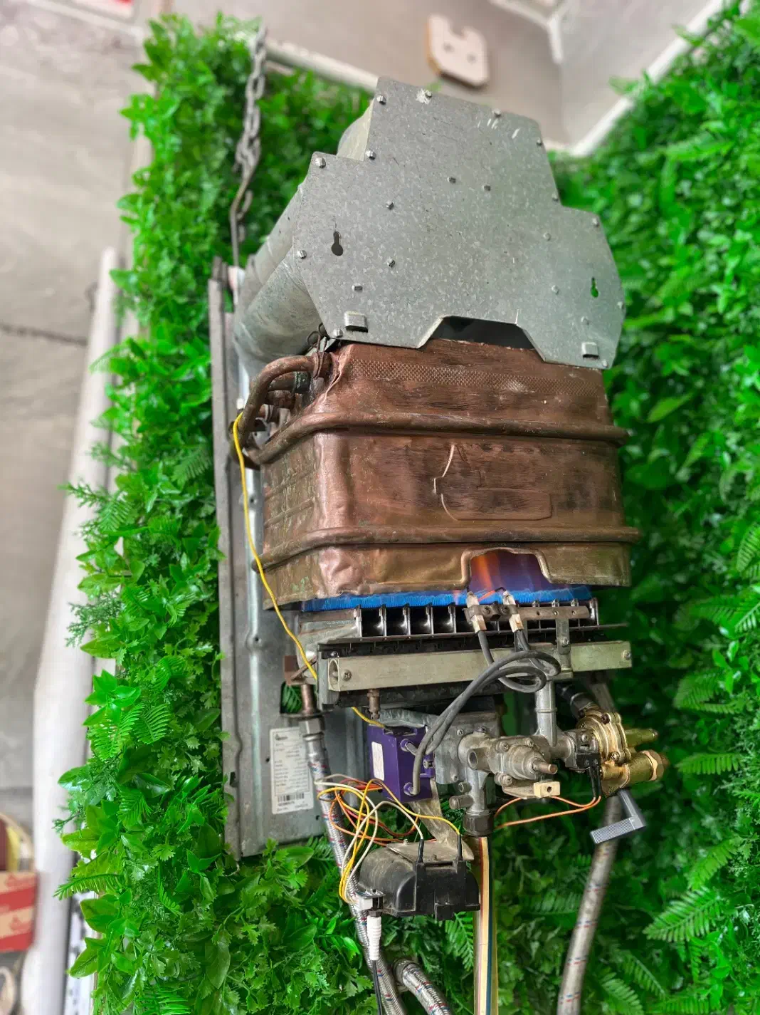 آبگرمکن بوتان|آبگرمکن، پکیج، شوفاژ|اندیشه, اندیشه فاز ۲|دیوار