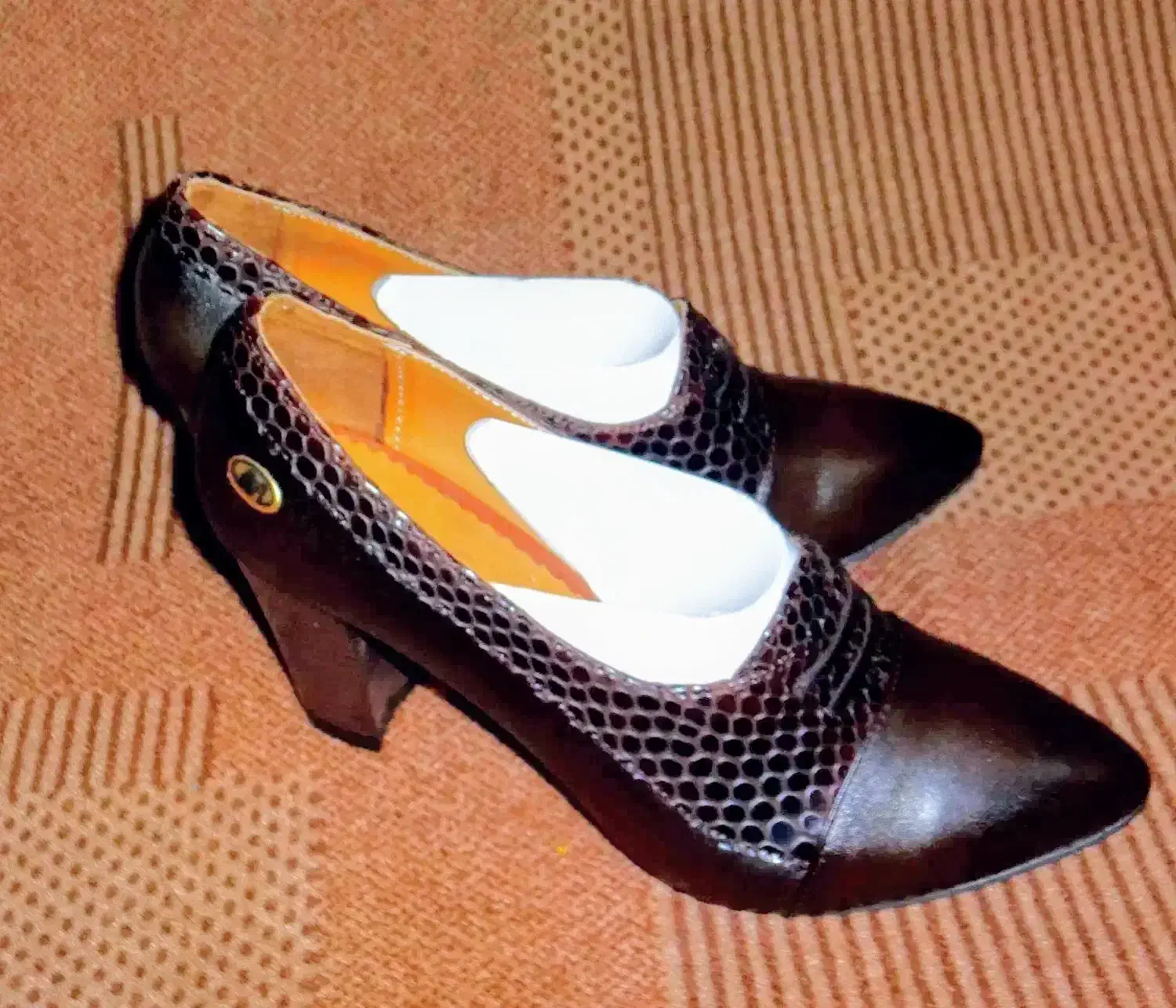 کفش چرم طبیعی زنانه ساخت تبریز لِکا|کیف، کفش، کمربند|کازرون, |دیوار