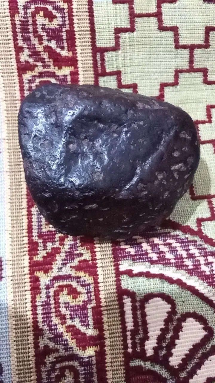 شهاب سنگ عجیب مغناطیسی موتور سیکلت را خاموش میکنه|جواهرات|مبارکه, |دیوار