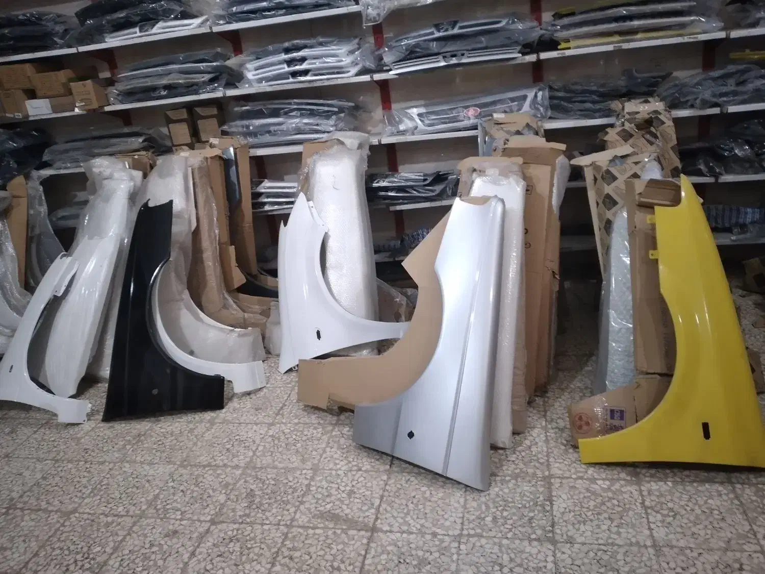 کاپوت گلگیر سپر چراغ و.|قطعات یدکی و لوازم جانبی|قم, قلعه کامکار|دیوار