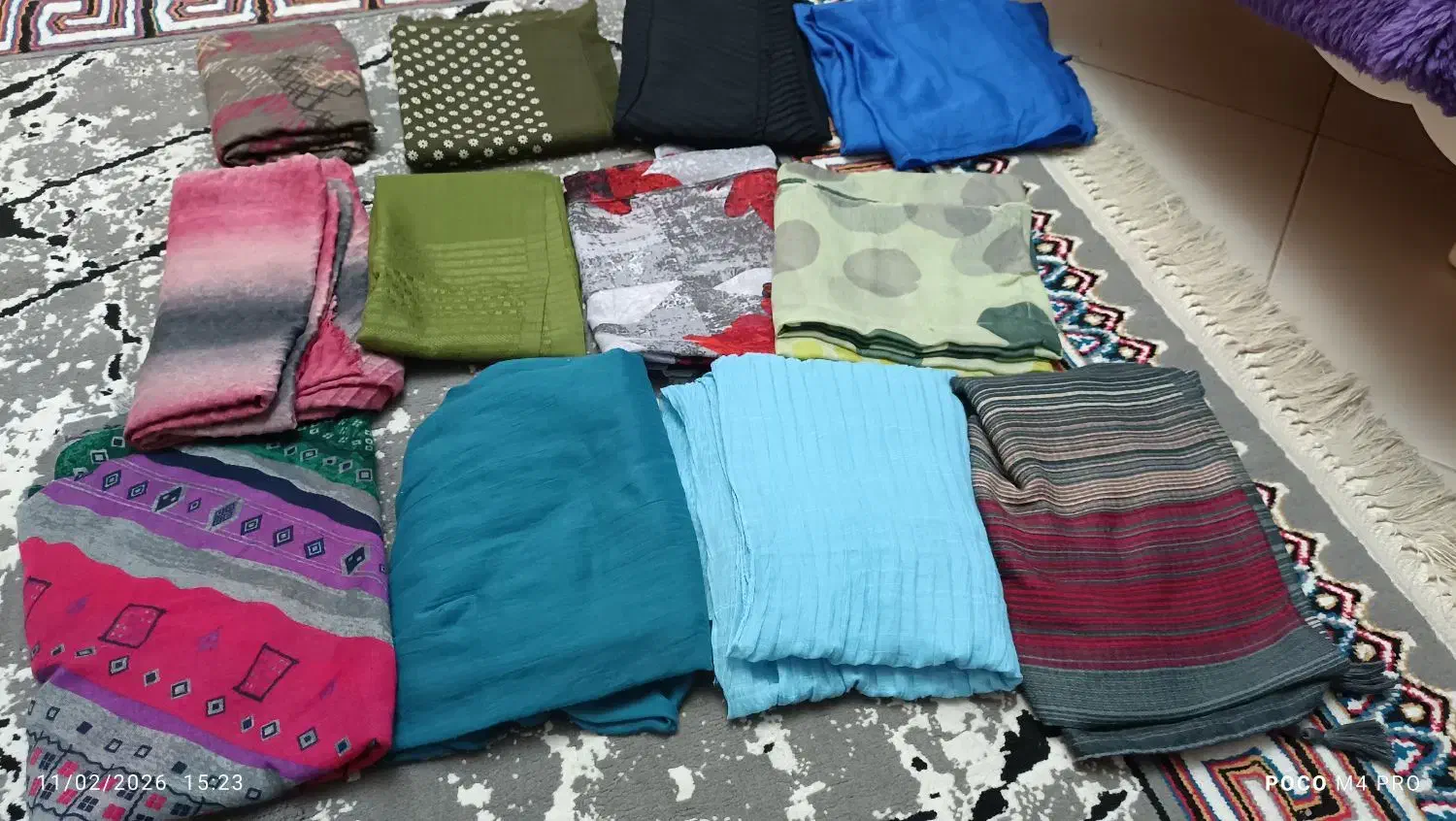 ۱۲عددشال|لباس|رشت, گلباغ نماز|دیوار