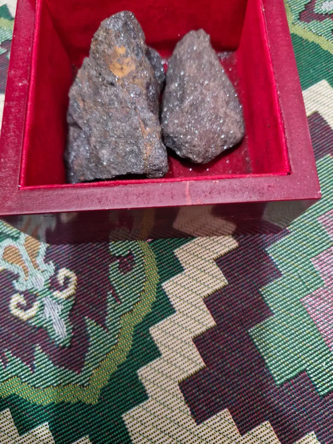 سنگ|جواهرات|قم, نیروگاه|دیوار