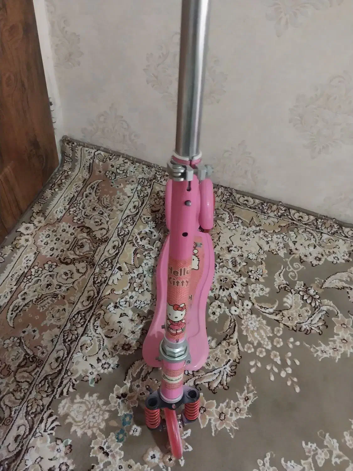 اسکوتر|دوچرخه، اسکیت، اسکوتر|اقبالیه, |دیوار