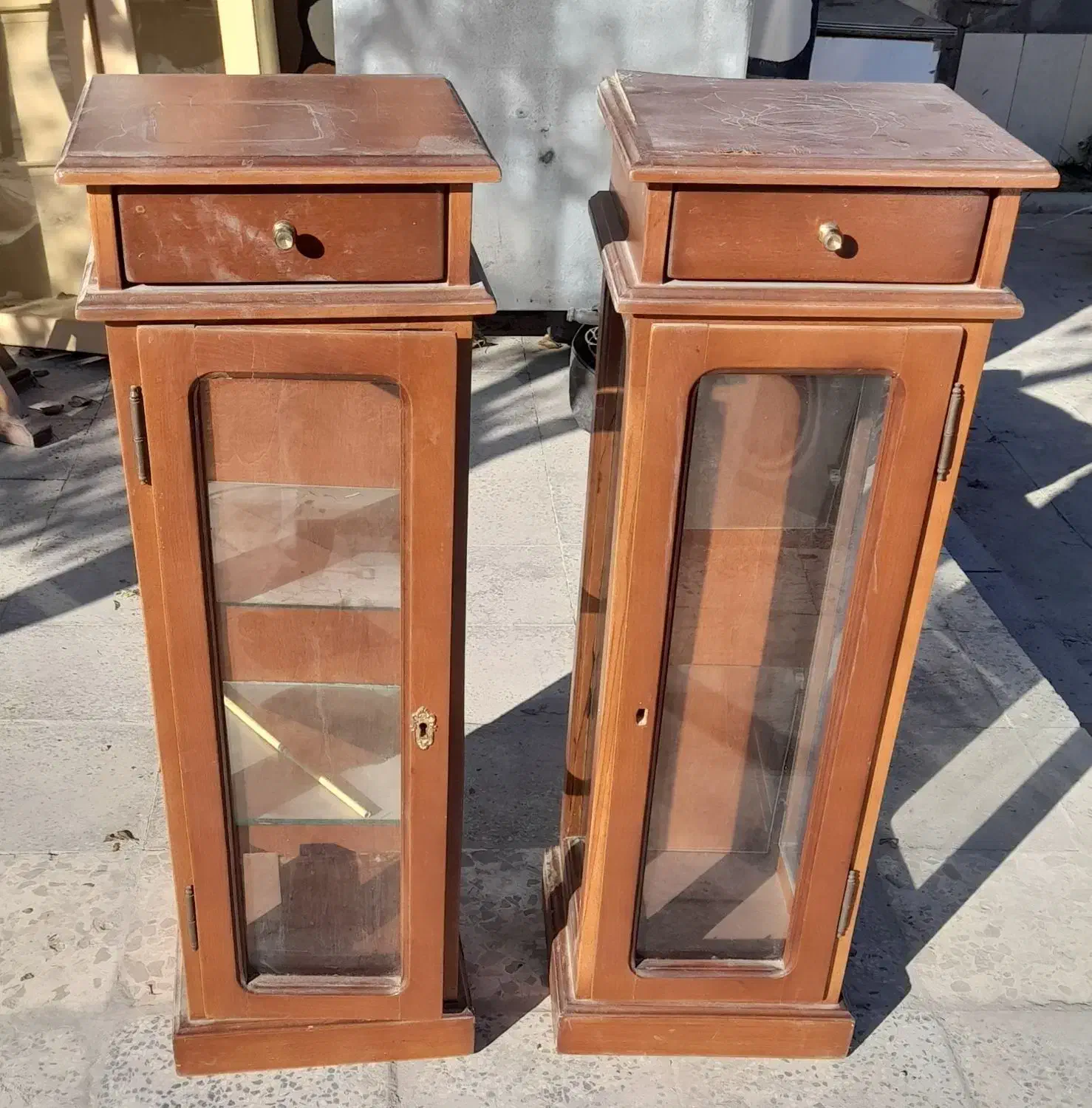 بوفه کوچک کنار مبلی|بوفه، ویترین، کنسول|اراک, |دیوار