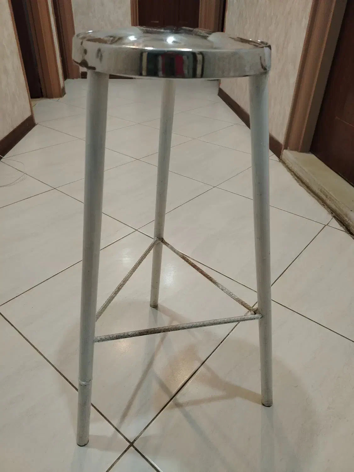 سه پایه فلز واستیل|صندلی و نیمکت|نیشابور, شهرک ولیعصر|دیوار