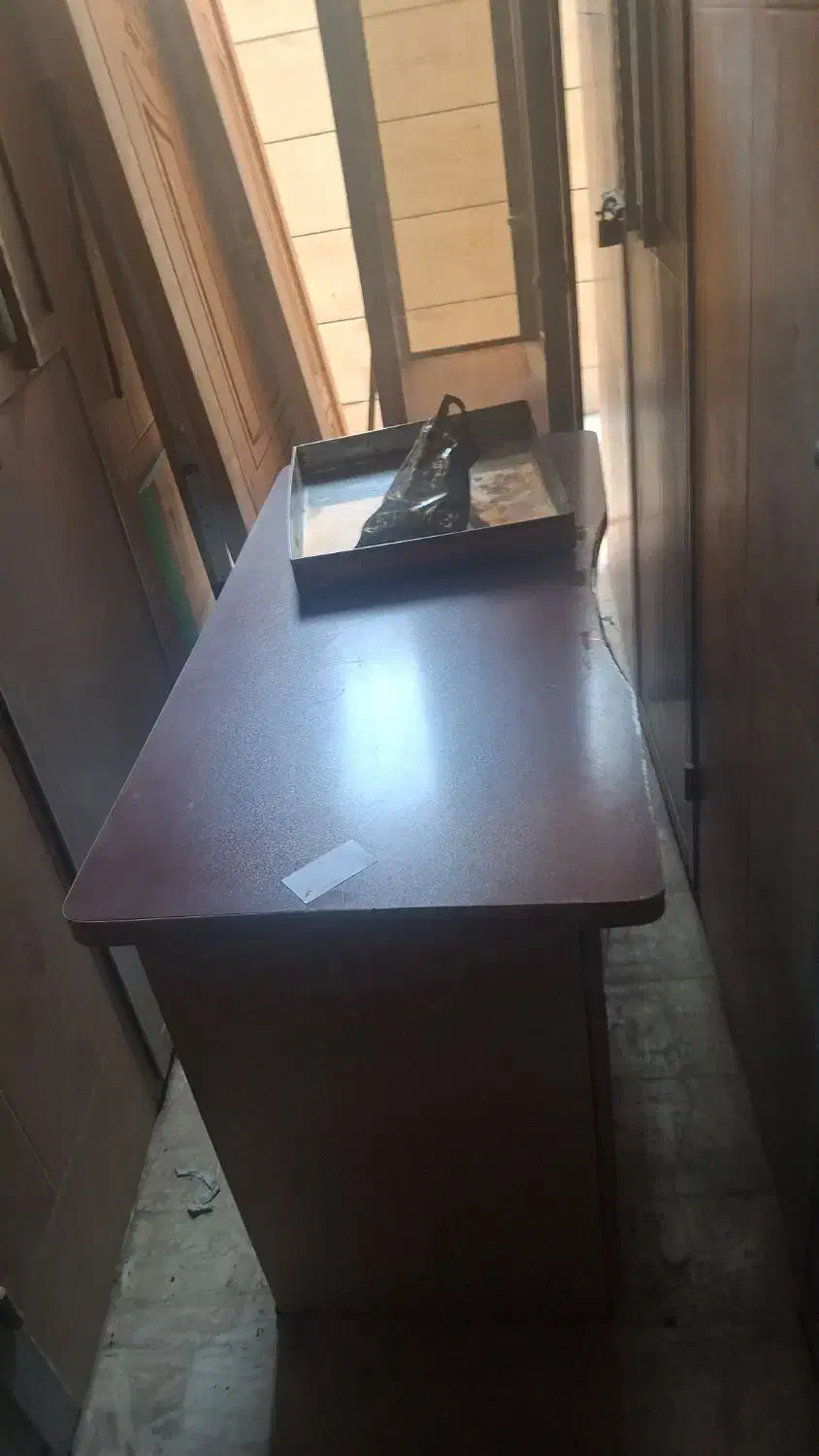 یک عدد میز تحریر با بوفه سالم|میز تحریر و کامپیوتر|اسلام‌شهر, زرافشان|دیوار