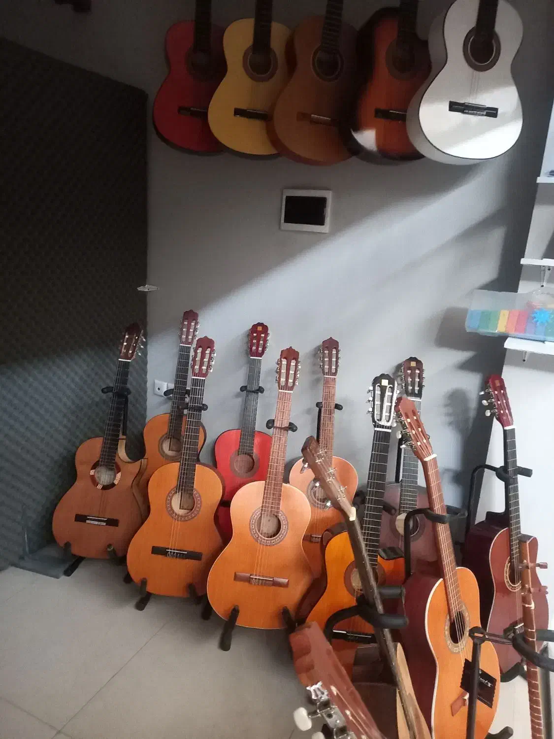 فروش تخصصی انواع گیتار|گیتار، بیس، امپلیفایر|بروجرد, |دیوار