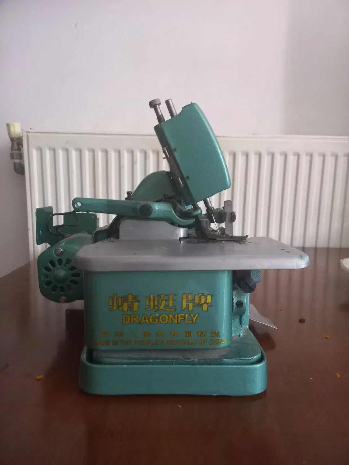 چرخ سردوز سه نخ|چرخ خیاطی و ریسندگی|گلبهار, شهر جدید گلبهار|دیوار