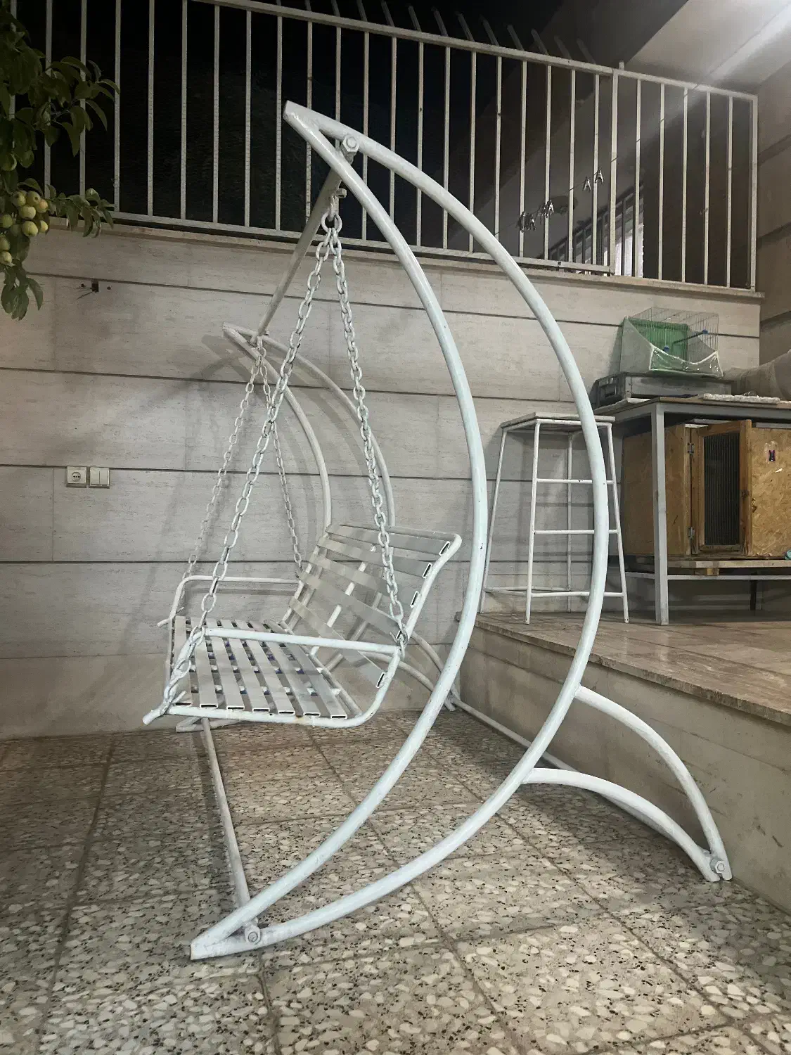 تاب مناسب باغ|صندلی و نیمکت|شاهین‌شهر, شهرک گلدیس|دیوار