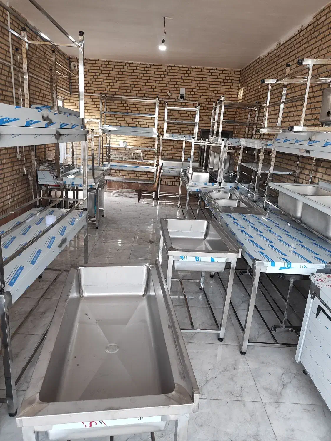 فر ساندویچیcrمیزکارzگرمکنTسینک ظرفشوییVذرت مکزیکیb|کافی‌شاپ و رستوران|لاهیجان, خمیر کلایه|دیوار