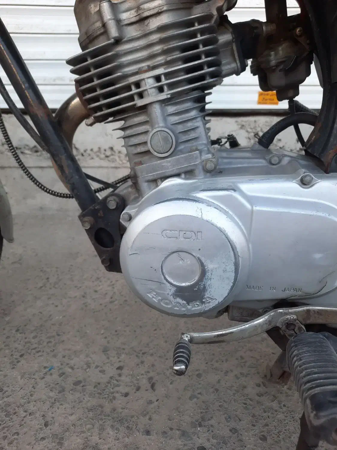 مدل ۸۰ سوییچ|موتورسیکلت|رباط‌کریم, رباط‌کریم|دیوار