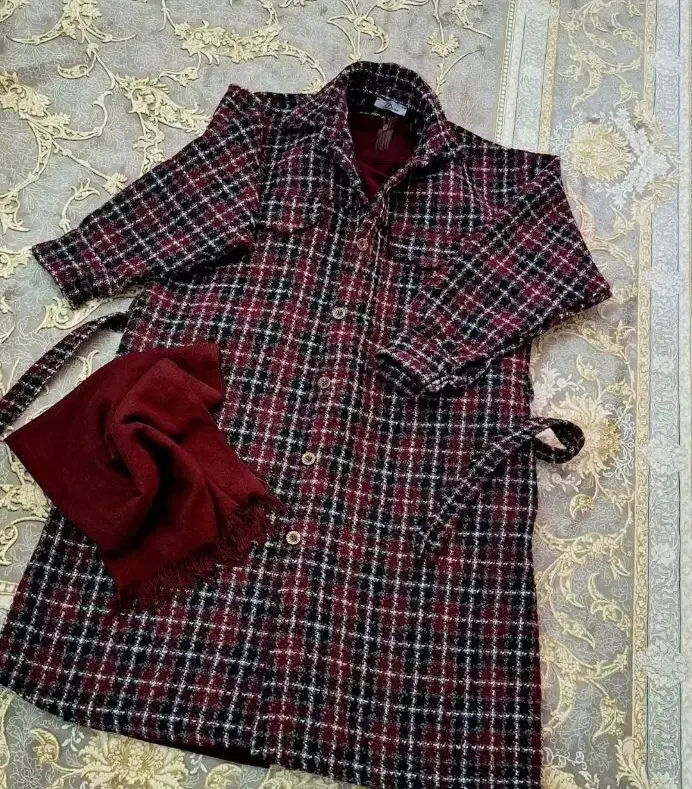 پالتو ، شال ، تونیک ، لباس زیر|لباس|کاشان, باهنر|دیوار