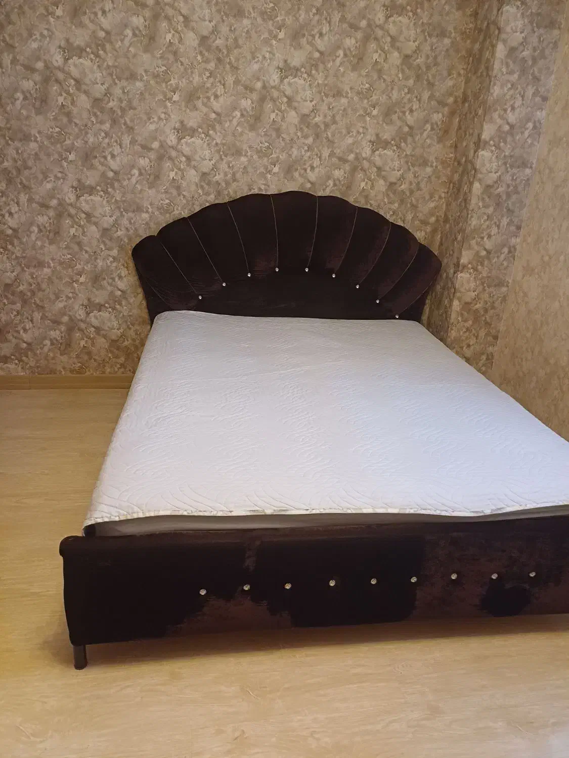 تخت دونفره فلزی|تخت و سرویس خواب|اردبیل, |دیوار