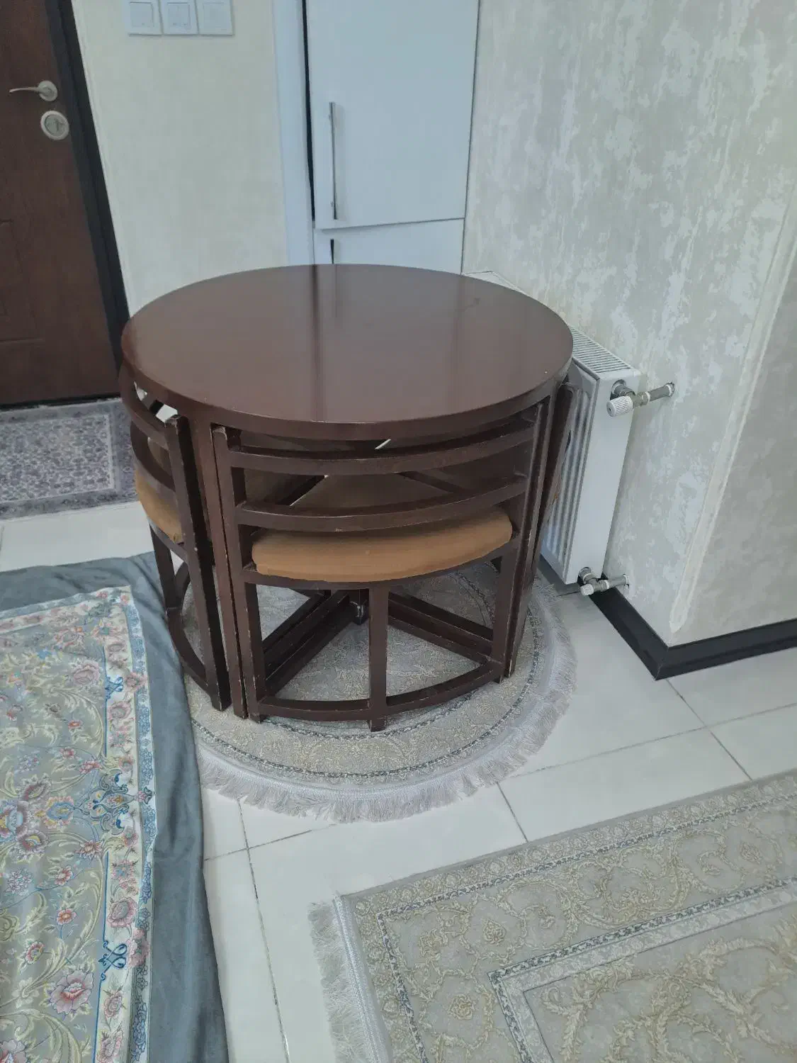 میز غذا خوری۴نفره|میز و صندلی غذاخوری|قم, شهرک امام حسن|دیوار