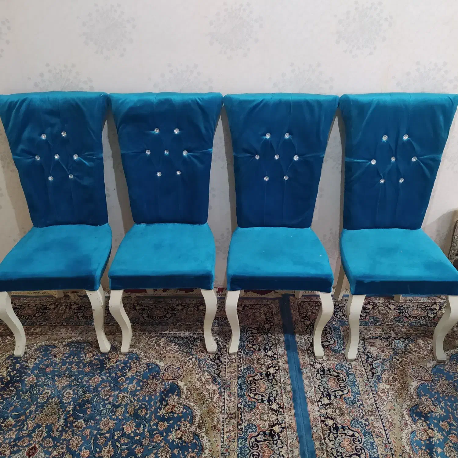 چهار عدد صندلی|میز و صندلی غذاخوری|کبودرآهنگ, |دیوار