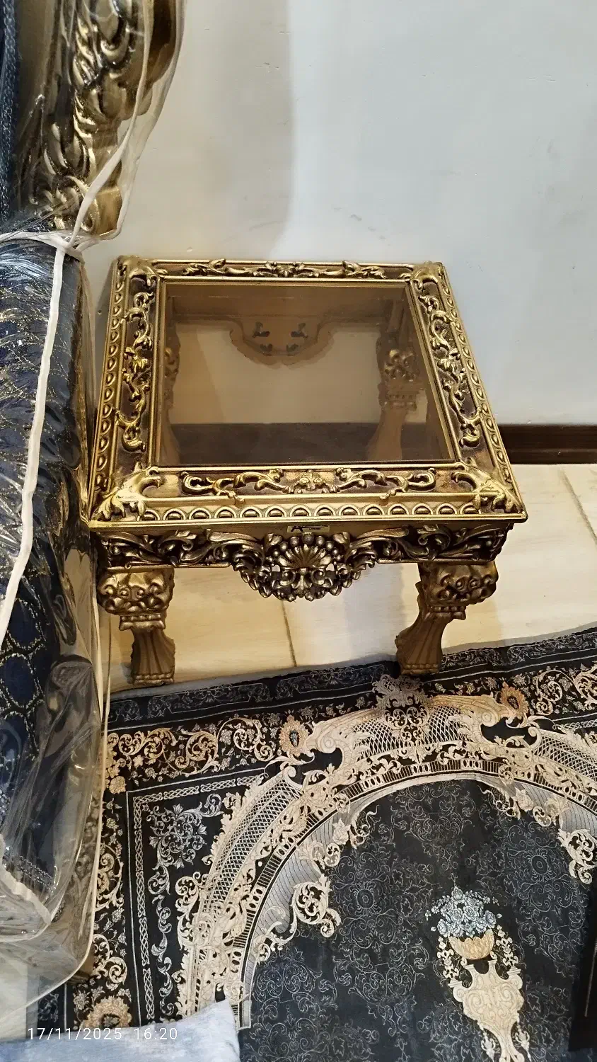 مبل سلطنتی ومیز جلو مبلی  وعسلی|مبلمان خانگی و میز عسلی|ابهر, |دیوار