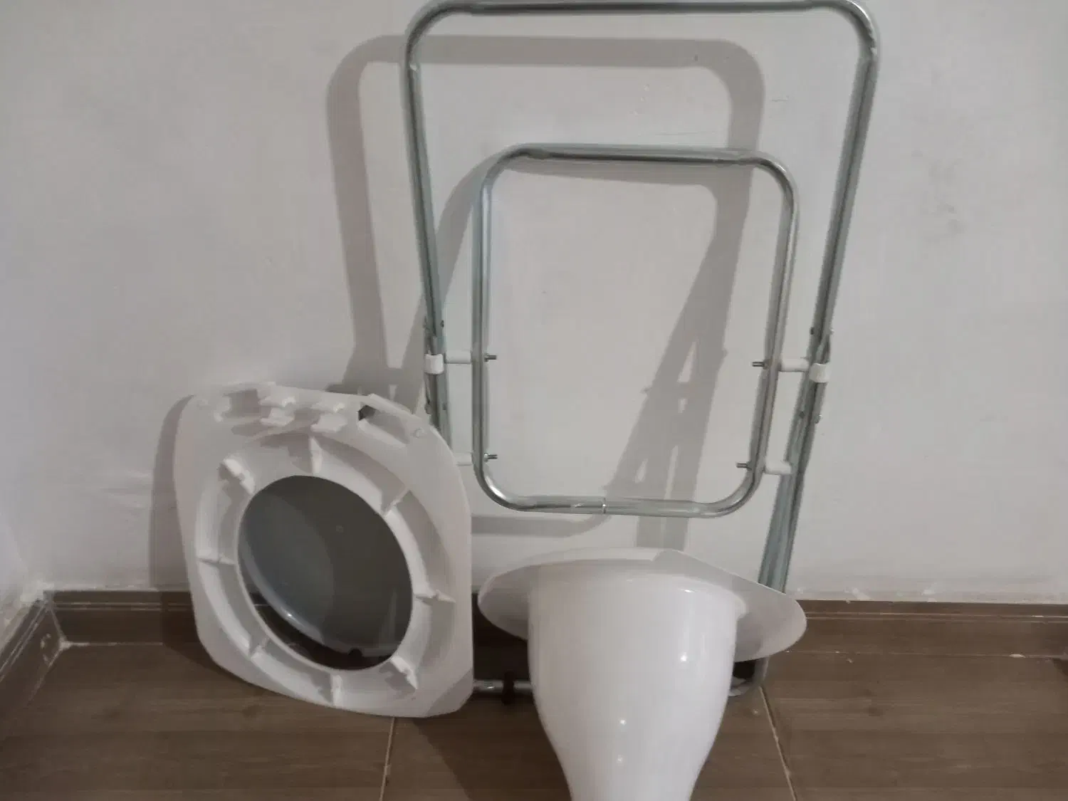 دسشویی فرنگی|لوازم سرویس بهداشتی|نسیم‌شهر, |دیوار