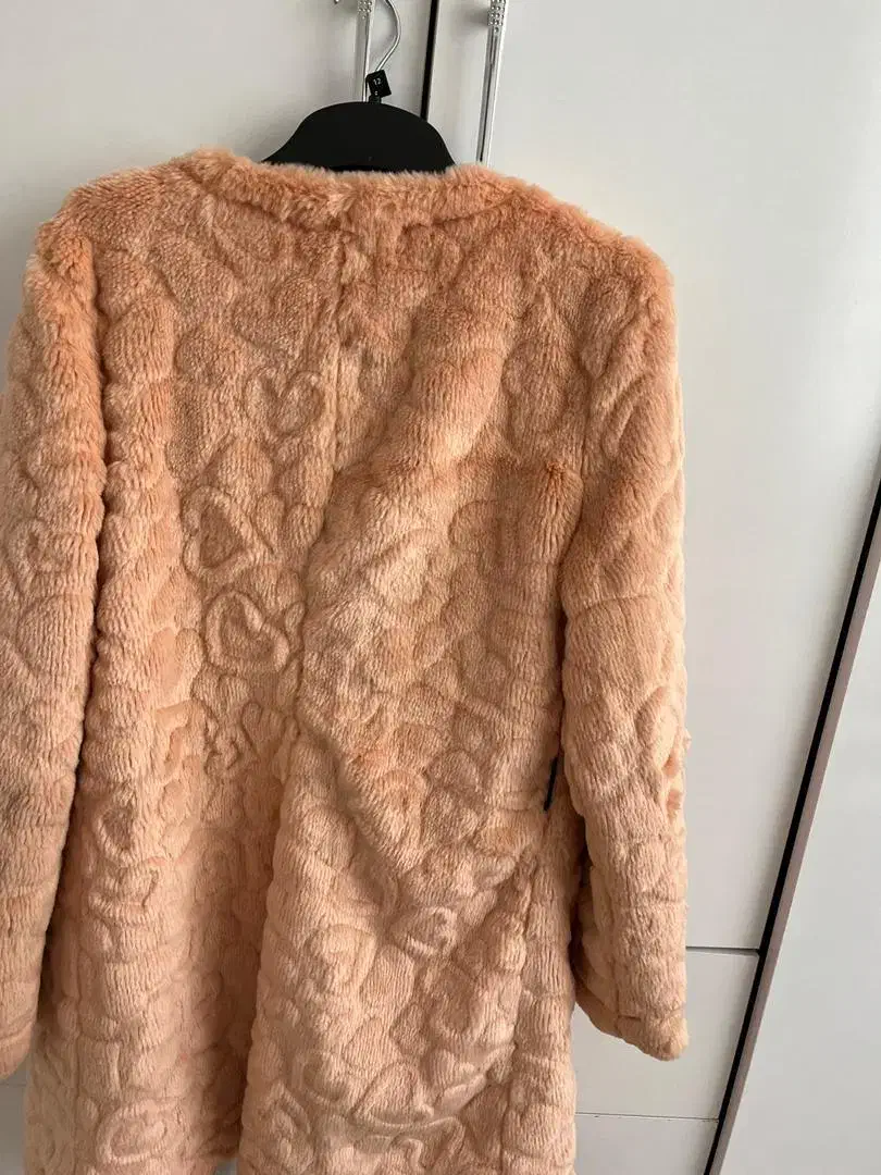 کاپشن|لباس|سلماس, |دیوار