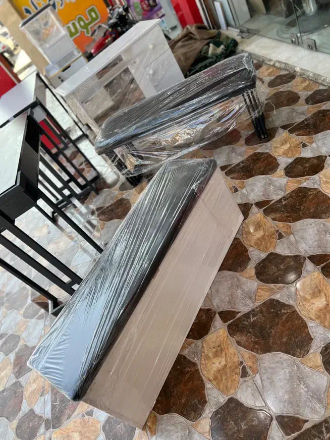 پاف نیمکت انتظار|آرایشگاه و سالن‌های زیبایی|اهواز, کمپلو جنوبی|دیوار